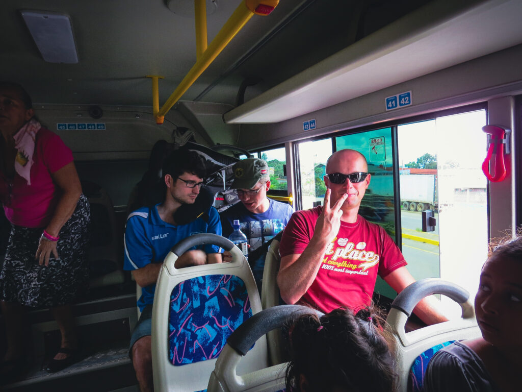 Fahrt im Überlandbus in Costa Rica