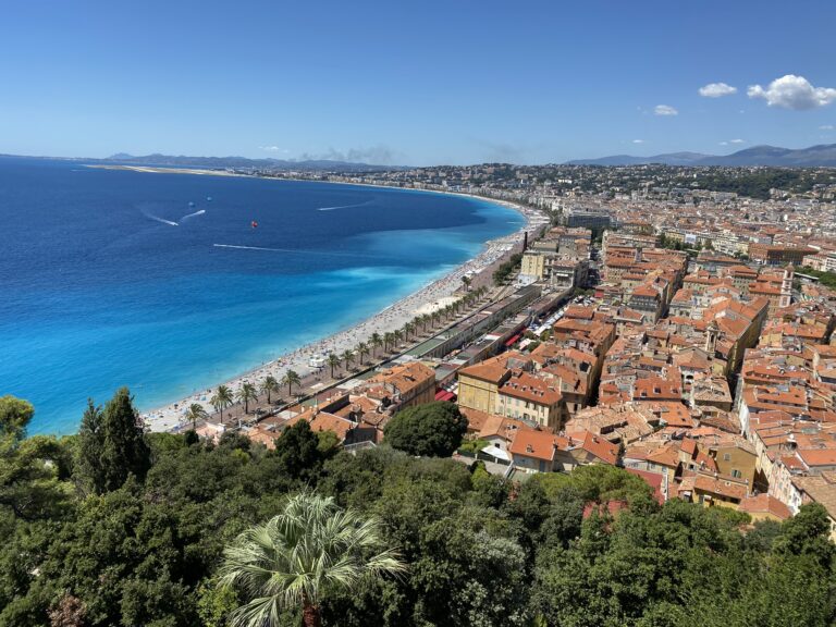 Nizza Panorama über das Meer und die Stadt
