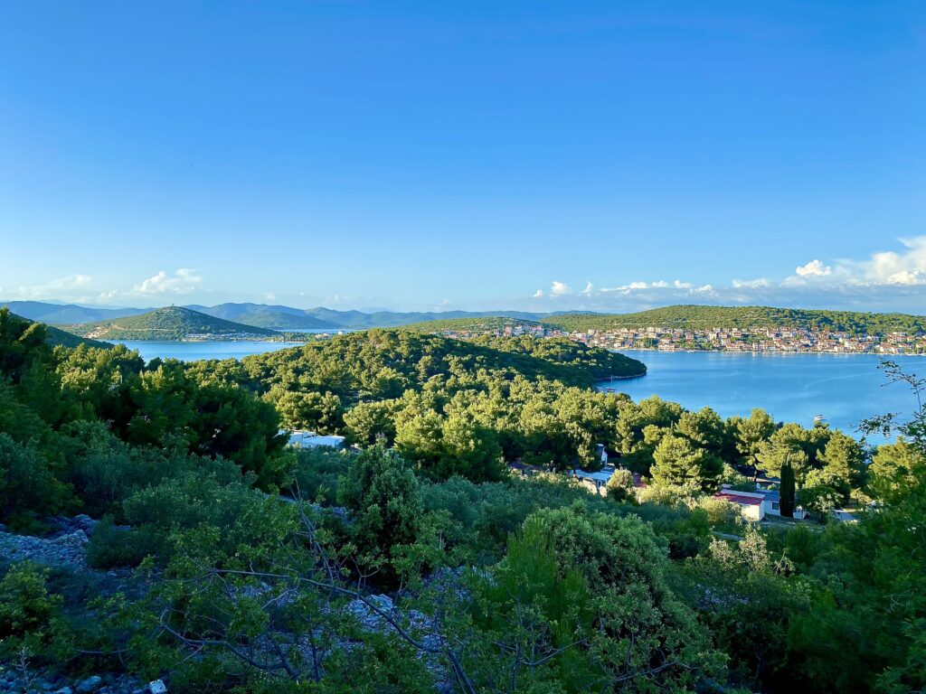 Fahrt über die Insel Murter