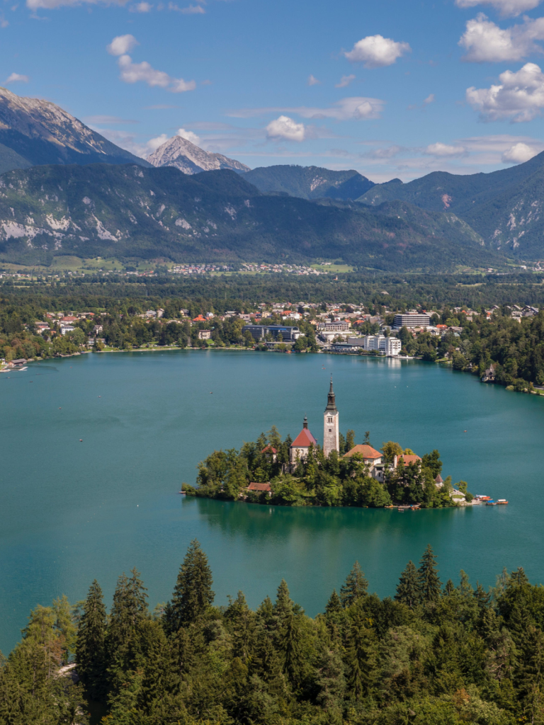 Bleder-See-Bergpanorama