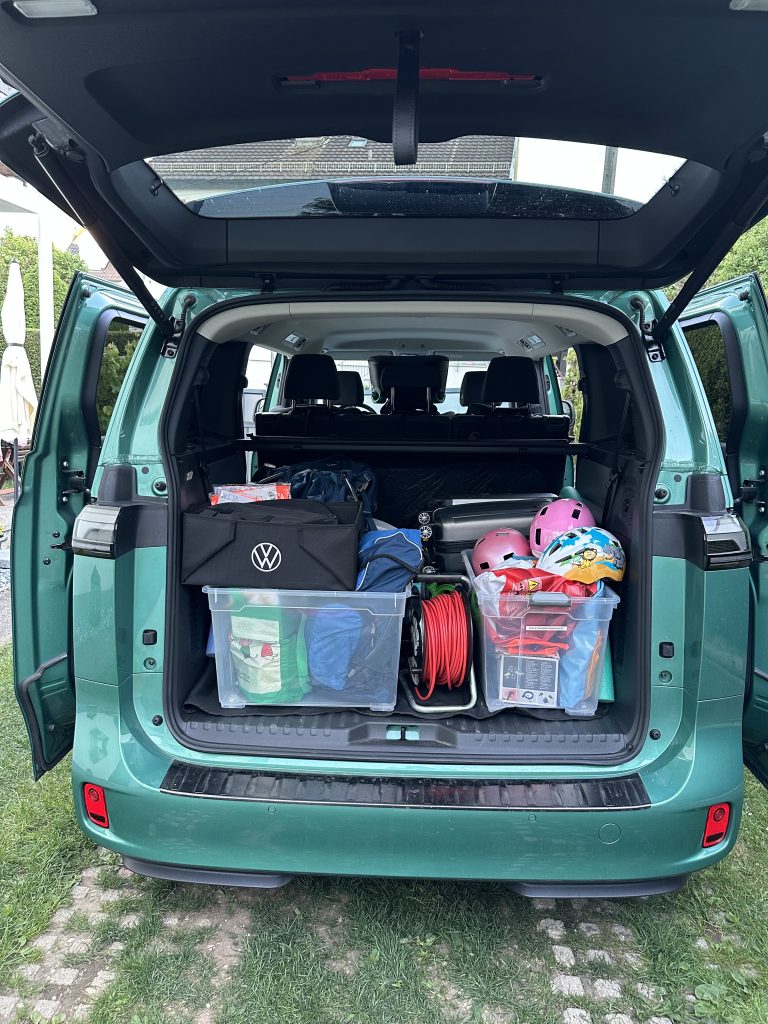 ID-Buzz beladen für den Roadtrip