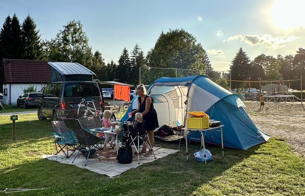 Familiencamping mit Zelt